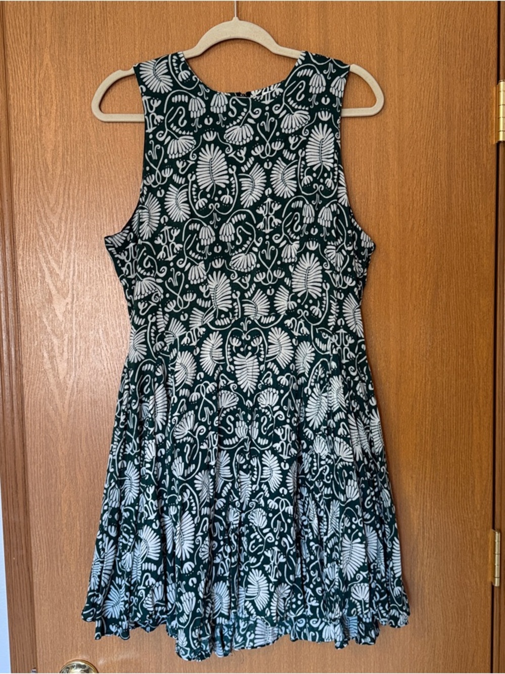 H&M Green Botanical Sleeveless Mini Dress – Size 14 (Fits Like 12)